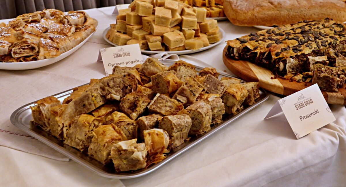 Pogledajte online kuharicu Đurđevečki starinski recepti Miljenka Grgaca